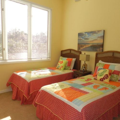 Twin Beds 11